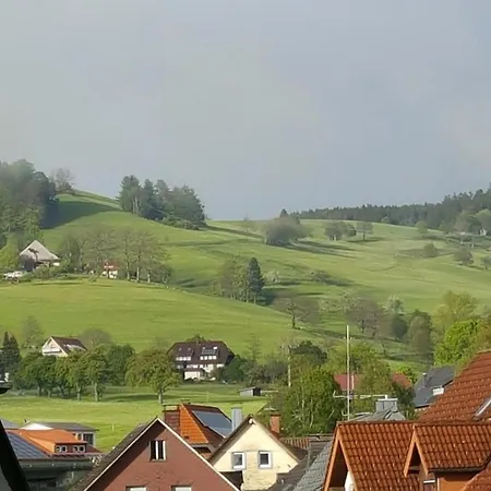 Zum Kreuz *