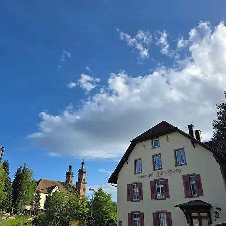 Zum Kreuz Hotel *